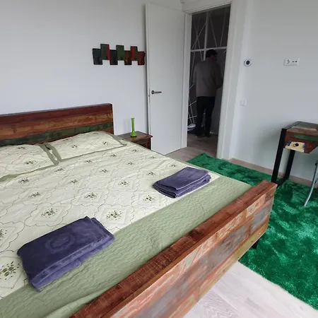 Juros Geismas * 팔랑가